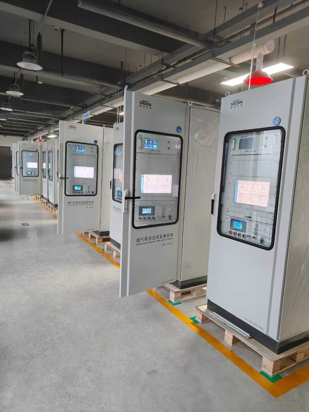 1744788495120844.jpg 煙氣在線監(jiān)測(cè)系統(tǒng).jpg